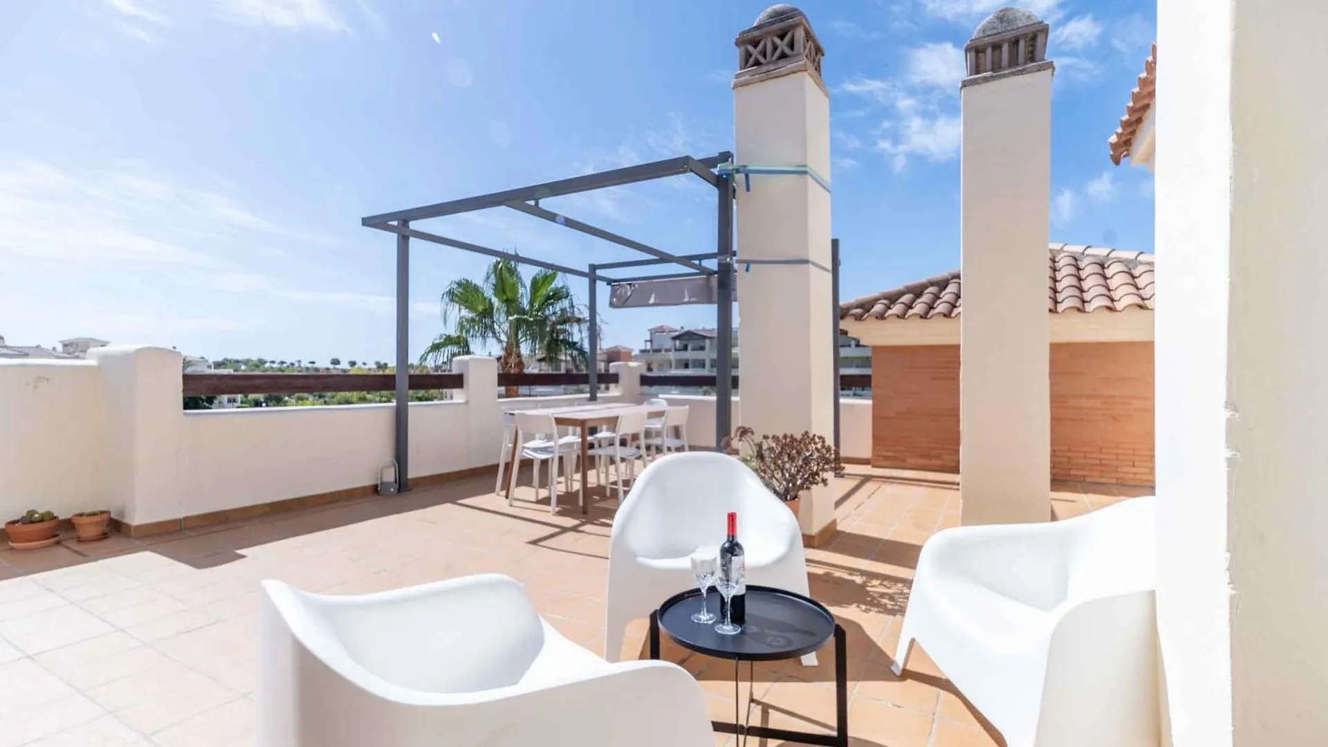 116 - Penthouse With Views And Pool, 5Min Away From Golf Course! Lägenhet Benalmádena