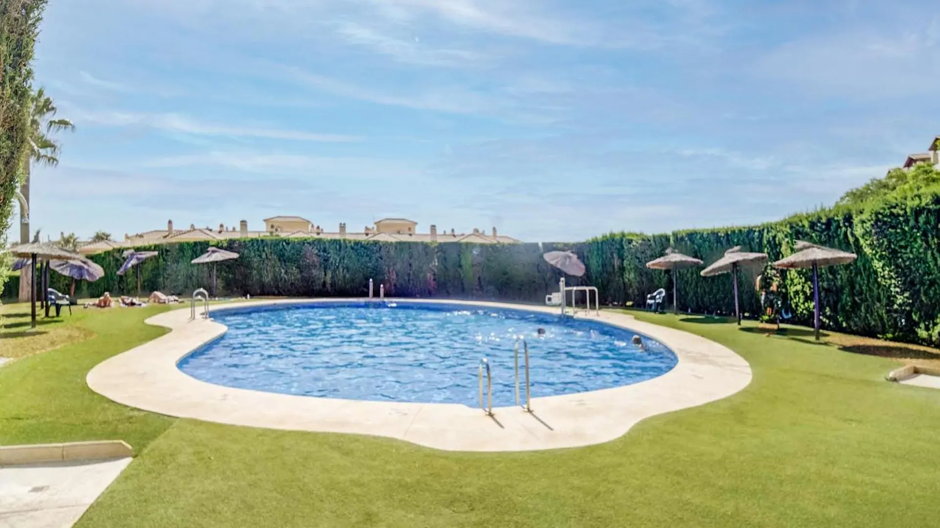 116 - Penthouse With Views And Pool, 5Min Away From Golf Course! Lägenhet Benalmádena