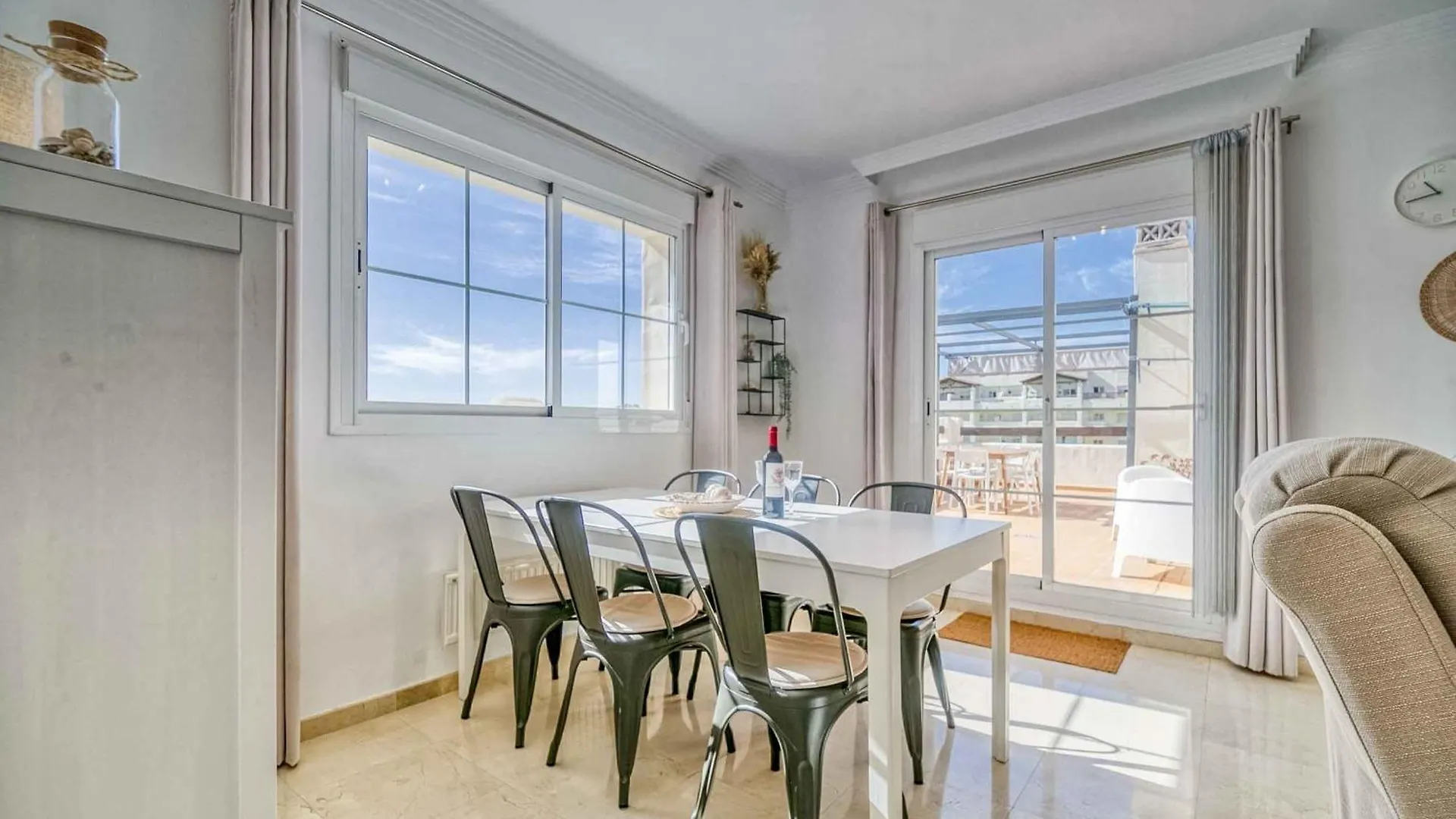 116 - Penthouse With Views And Pool, 5Min Away From Golf Course! Lägenhet Benalmádena